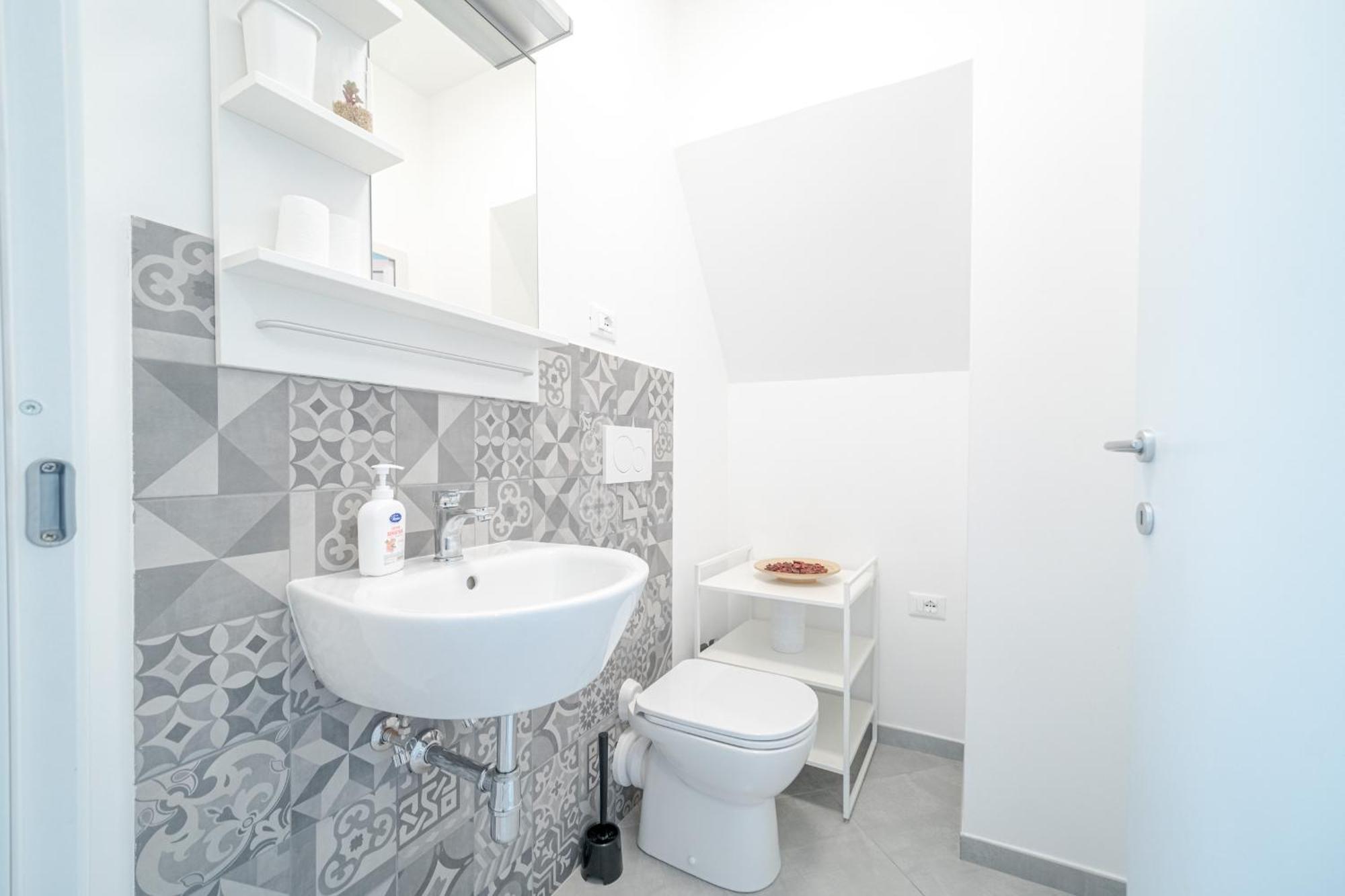 Apartment Centro Citta - 200m Stazione Ferroviaria Genoa